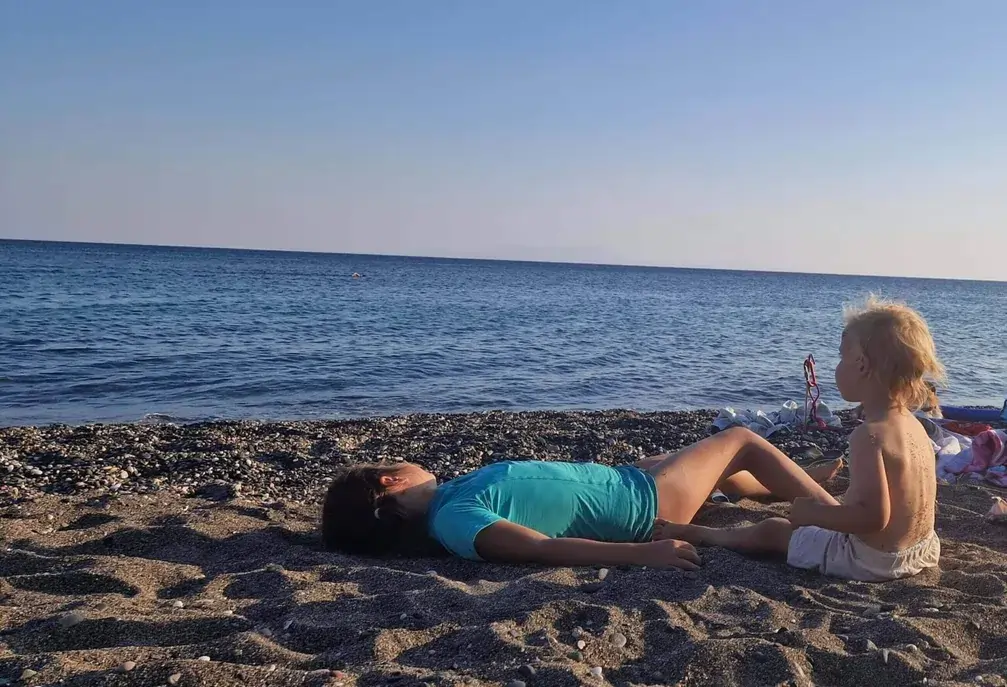 Τι θυσιάζουμε για να κοιμηθούν τα παιδιά μας στις 19:00;